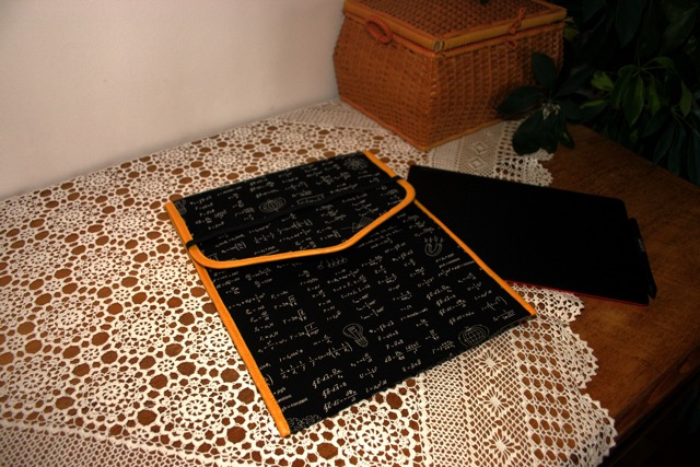 Obal na notebook čierny fyzik&aacute;lny